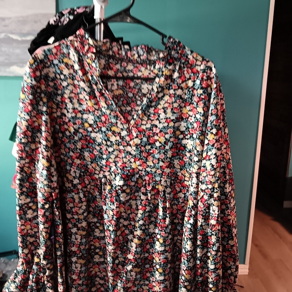 Floral Long Sleeve Dress - Picture 3 of 5